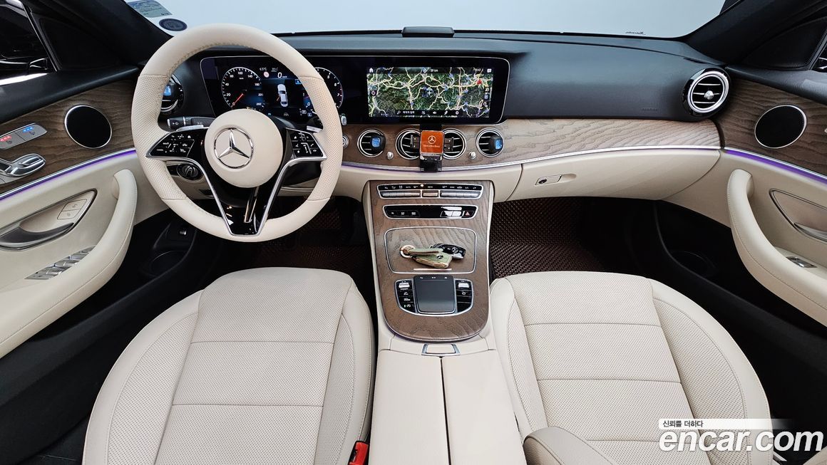 Mercedes-Benz E-Class 2022