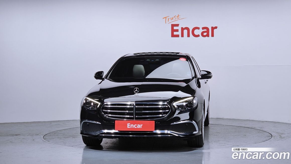 Mercedes-Benz E-Class 2022