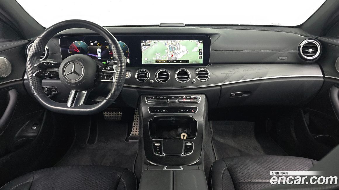 Mercedes-Benz E-Class 2022