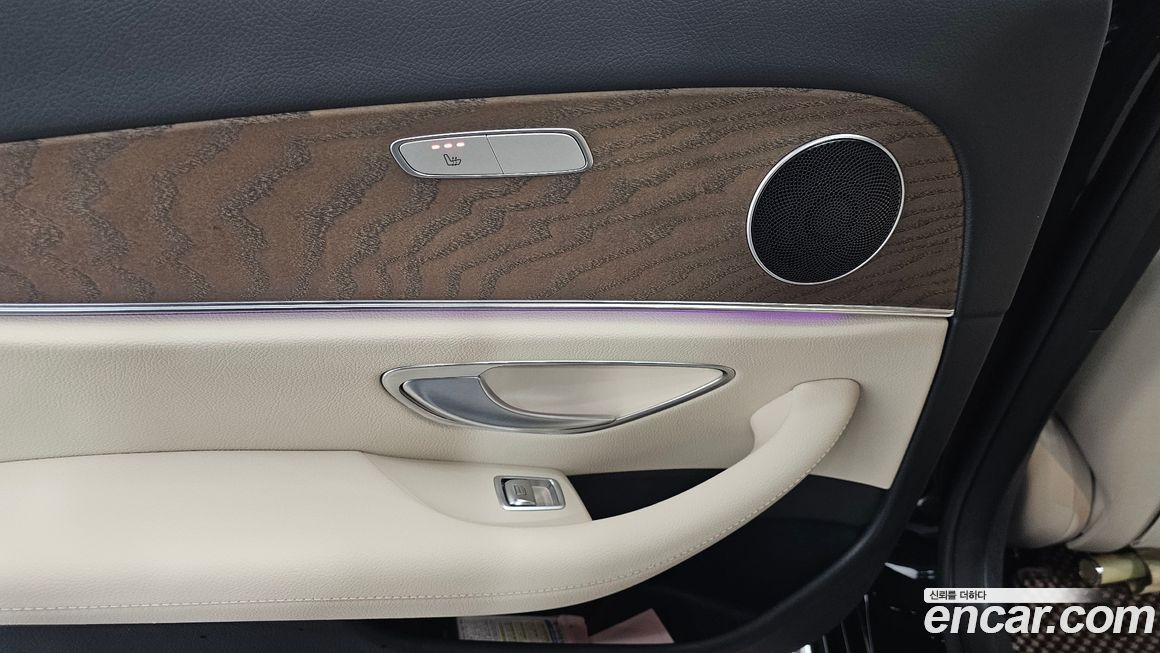 Mercedes-Benz E-Class 2022