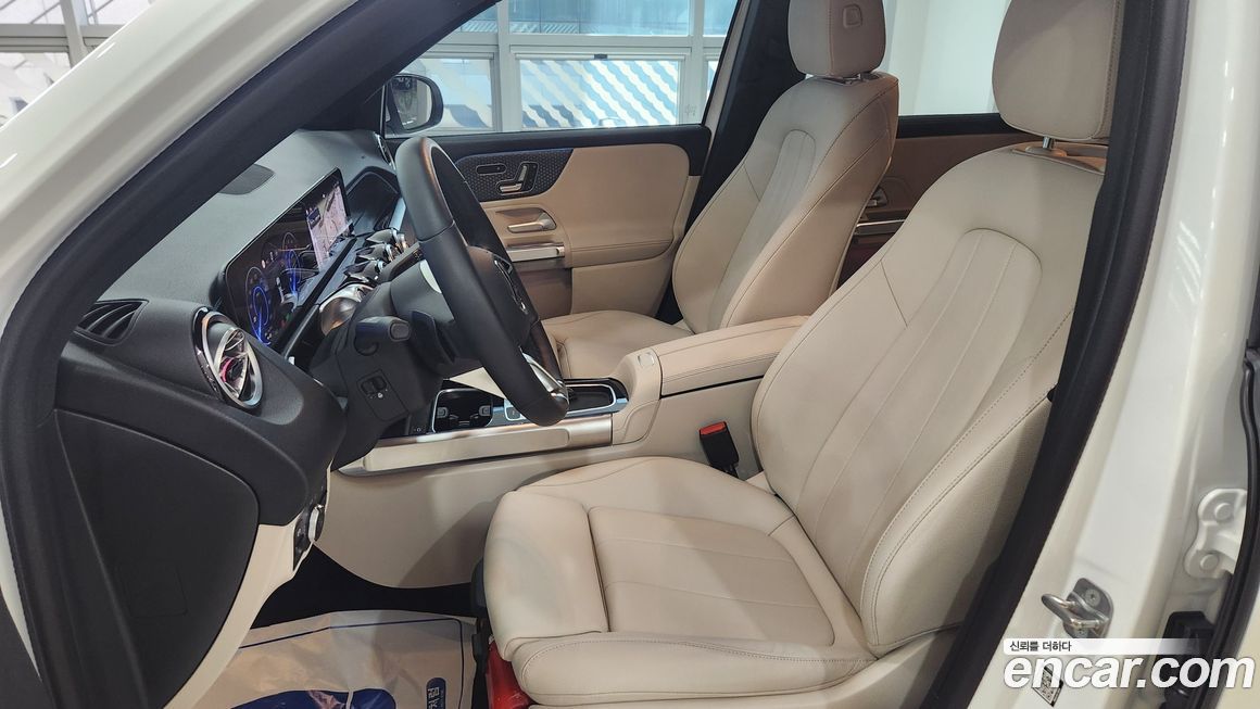 Mercedes-Benz EQB 2025