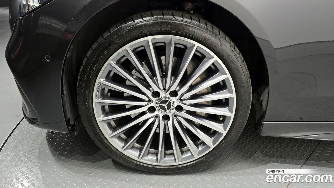 Mercedes-Benz C-Class 2022