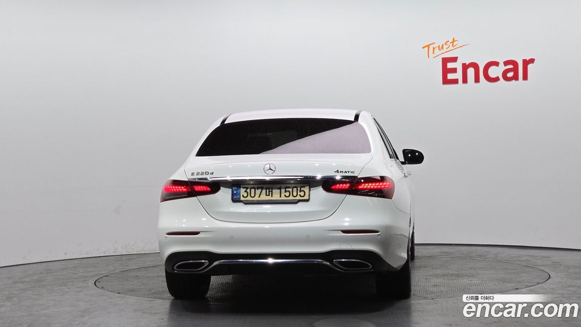 Mercedes-Benz E-Class 2022