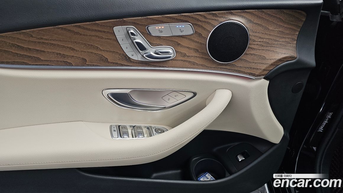 Mercedes-Benz E-Class 2022