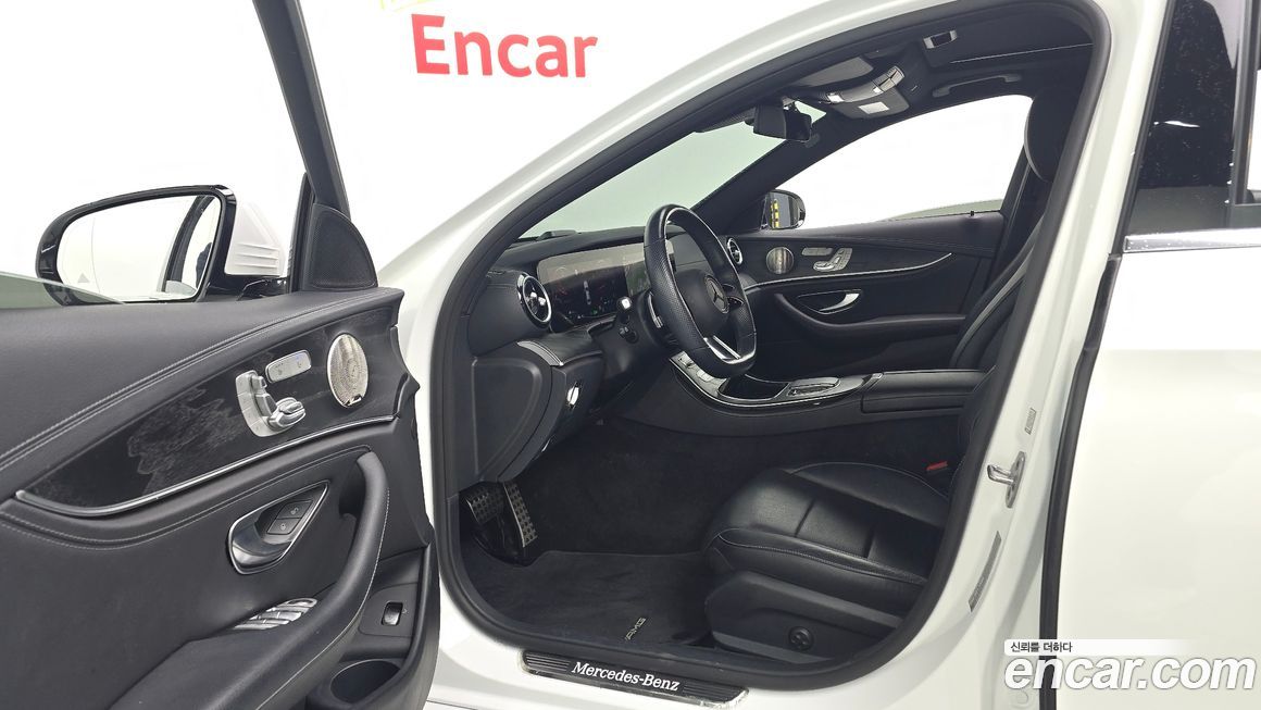 Mercedes-Benz E-Class 2022