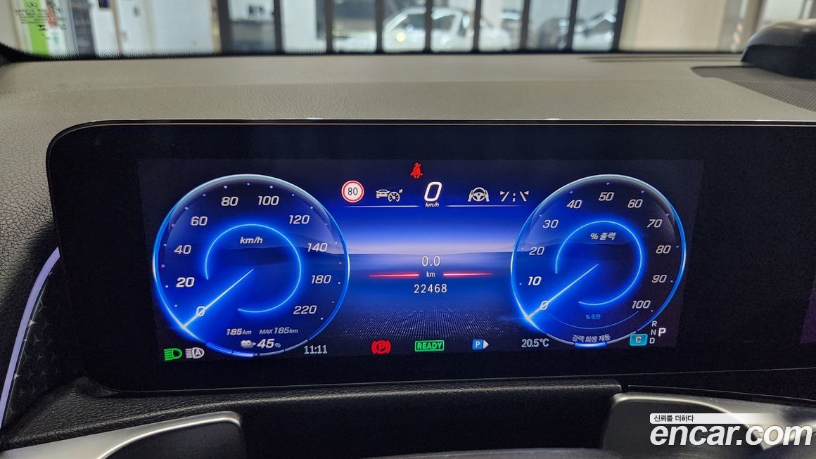 Mercedes-Benz EQB 2025