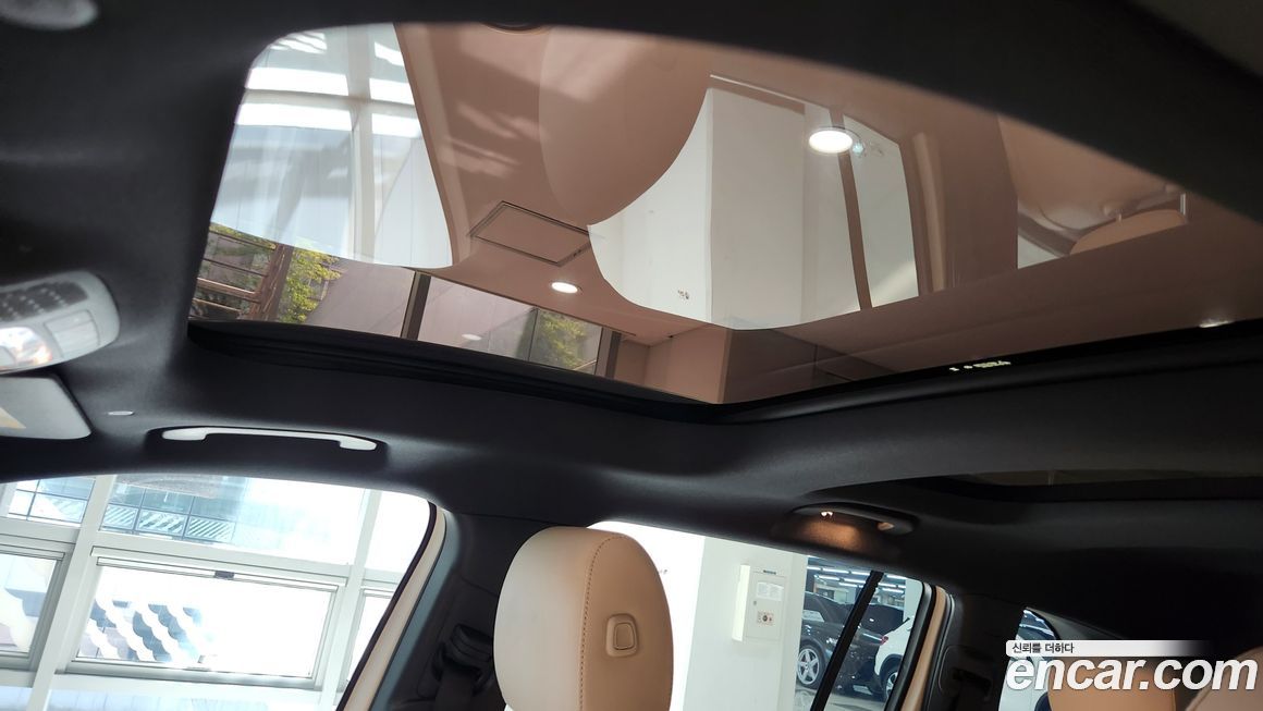 Mercedes-Benz EQB 2025