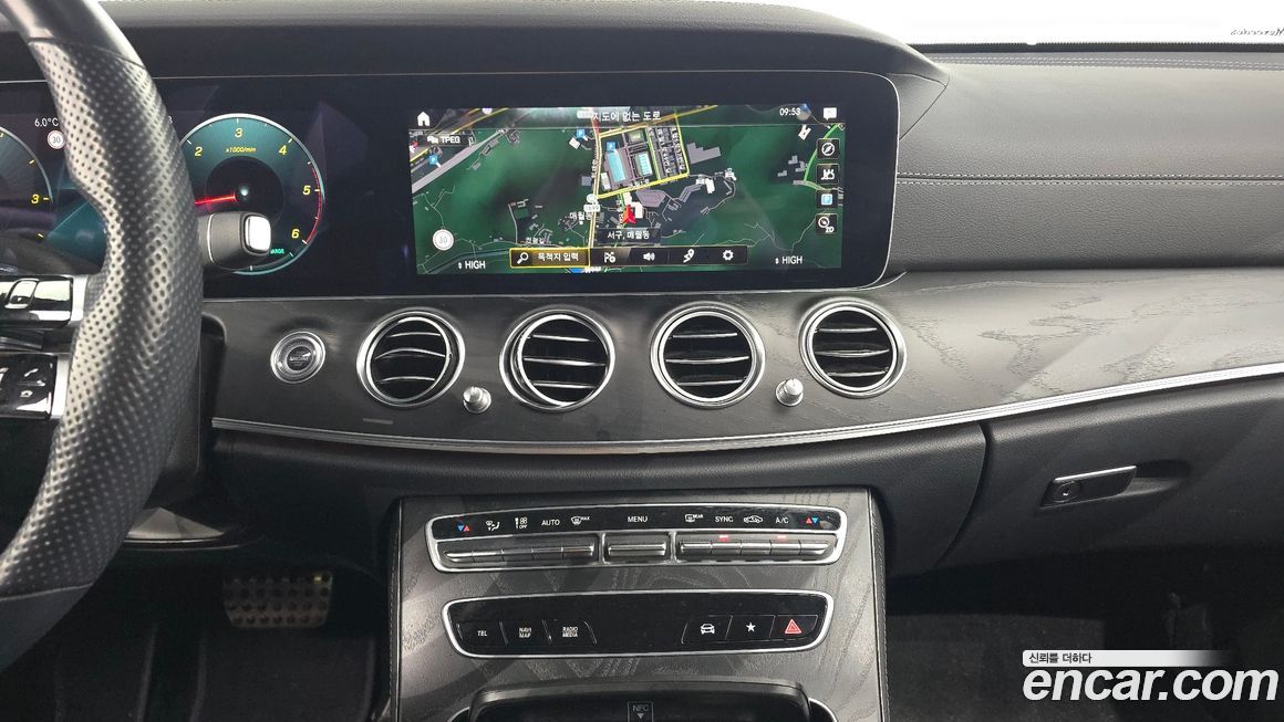 Mercedes-Benz E-Class 2022