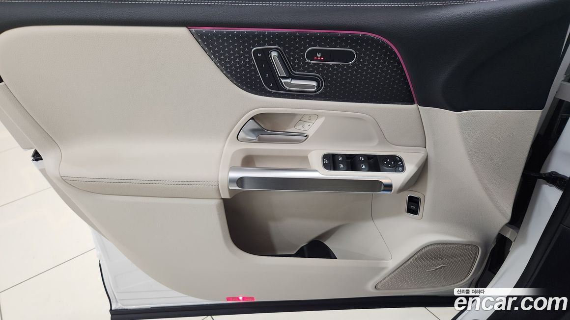 Mercedes-Benz EQB 2025