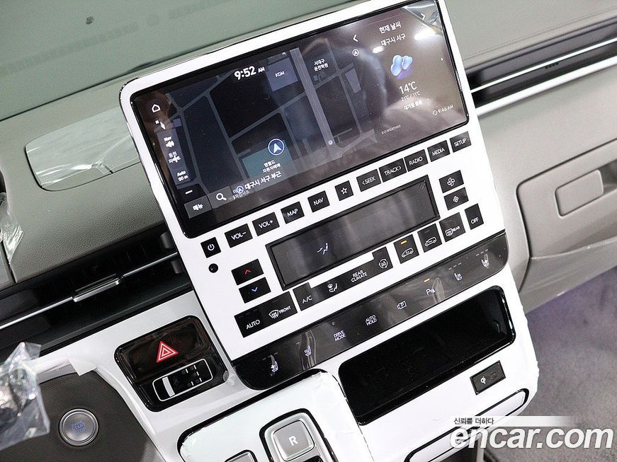 Hyundai Staria 2025