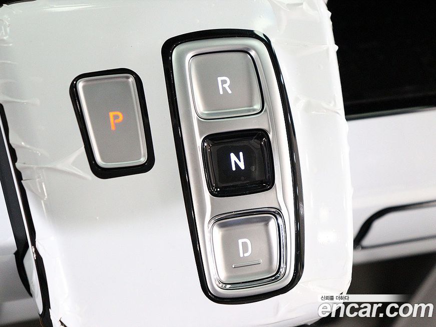 Hyundai Staria 2025