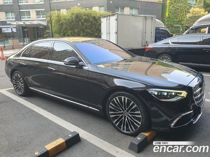 Mercedes-Benz S-Class 2021