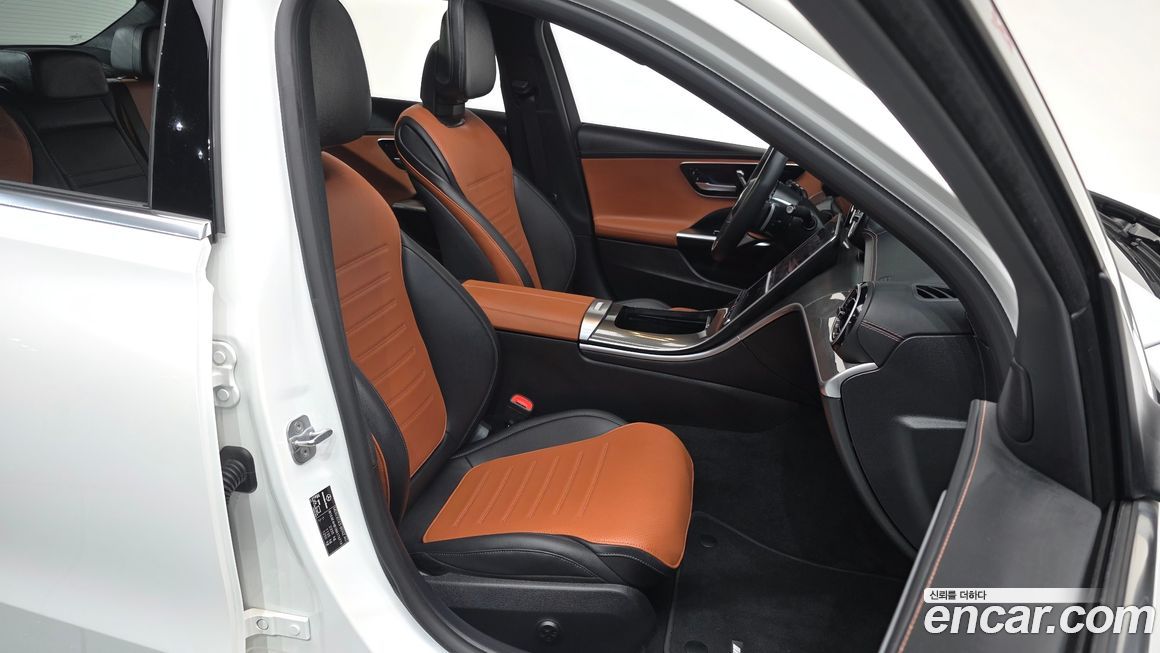 Mercedes-Benz C-Class 2024