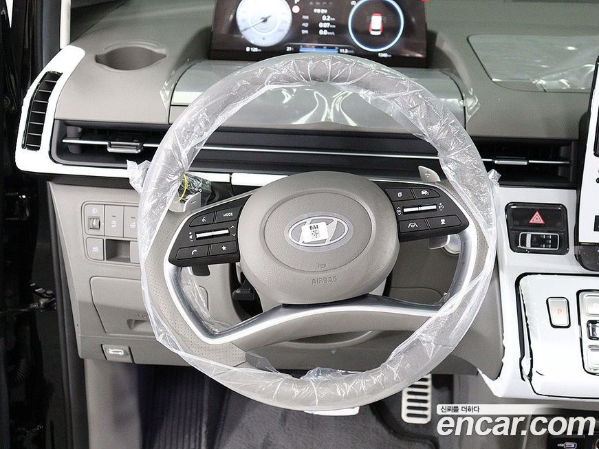 Hyundai Staria 2025