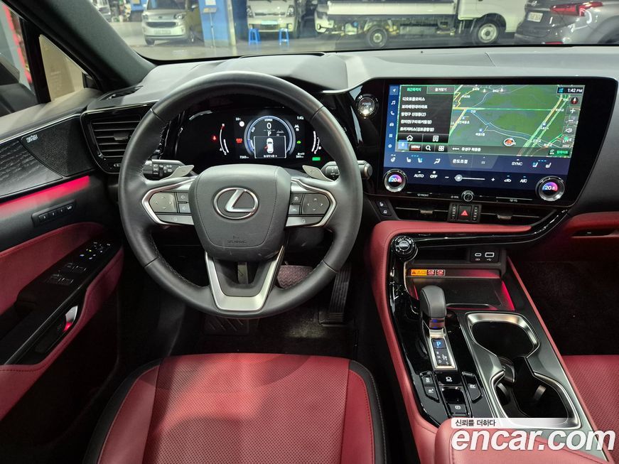 Lexus NX 2025
