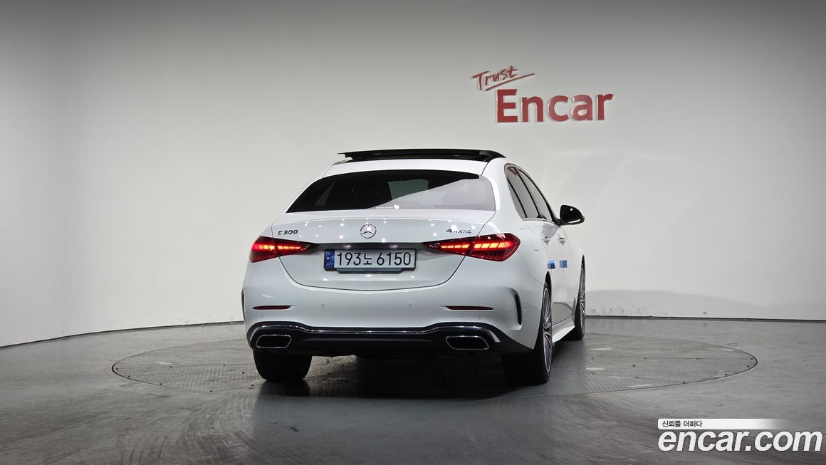 Mercedes-Benz C-Class 2024