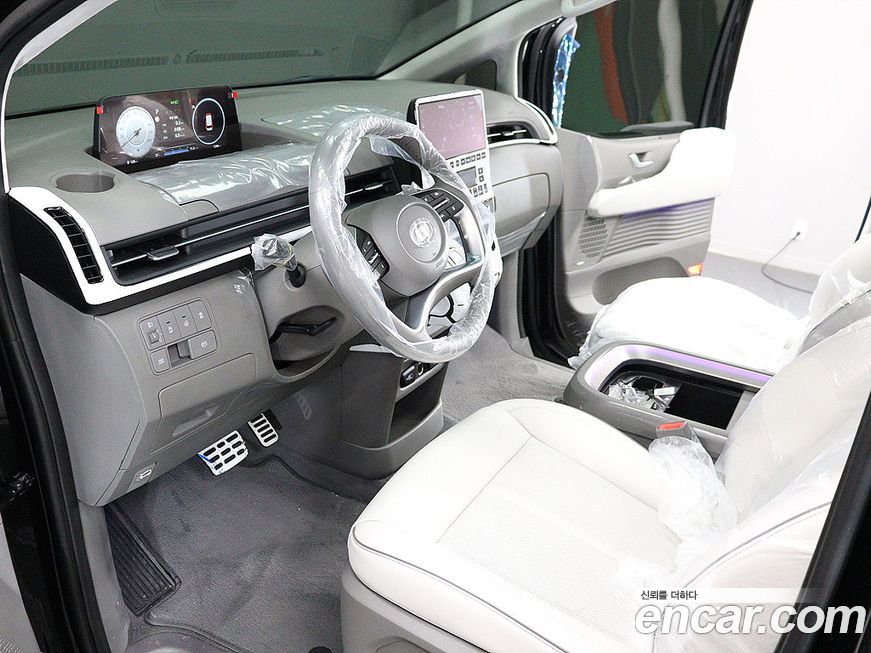 Hyundai Staria 2025