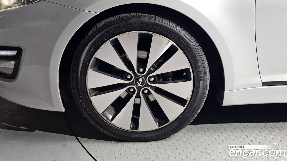 Kia K5 2011
