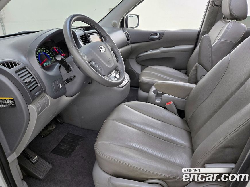 Kia Canival 2011