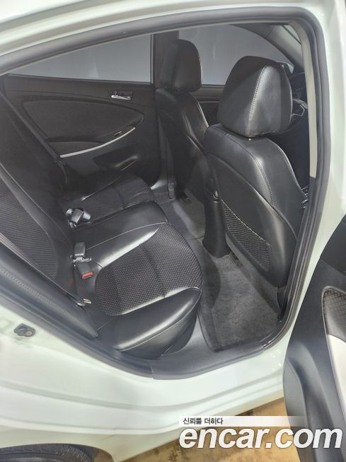 Hyundai Accent 2012