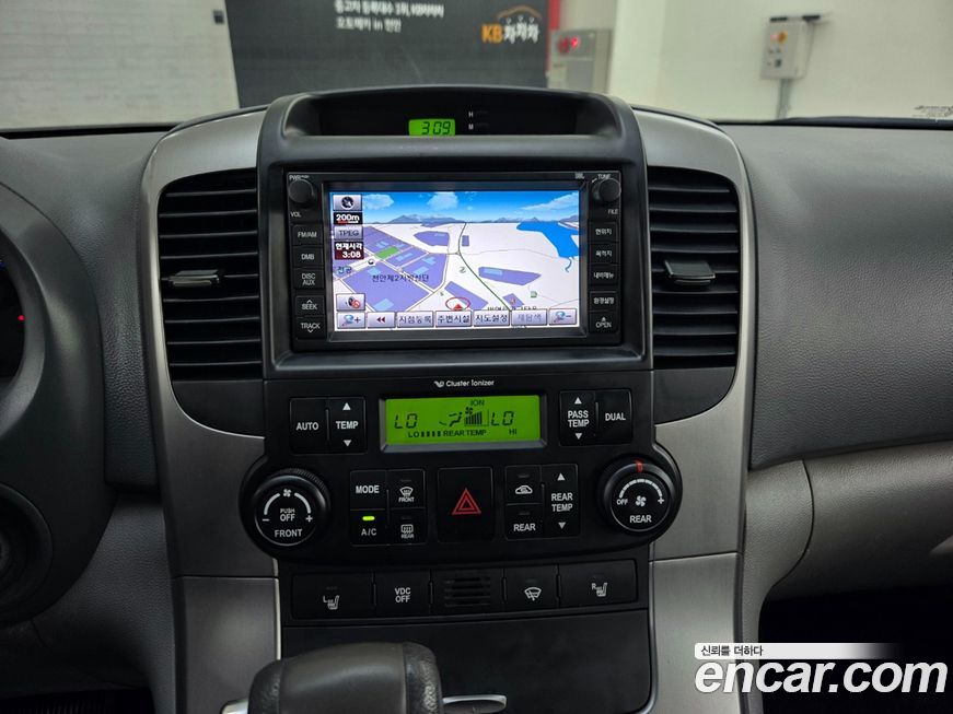 Kia Canival 2011