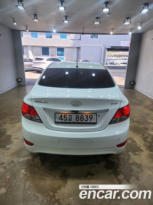 Hyundai Accent 2012