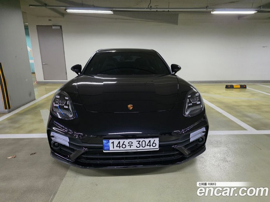 Porsche Panamera 2023