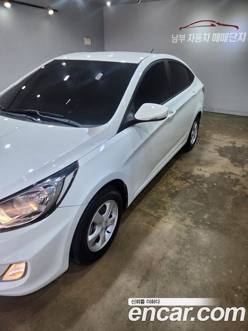 Hyundai Accent 2012
