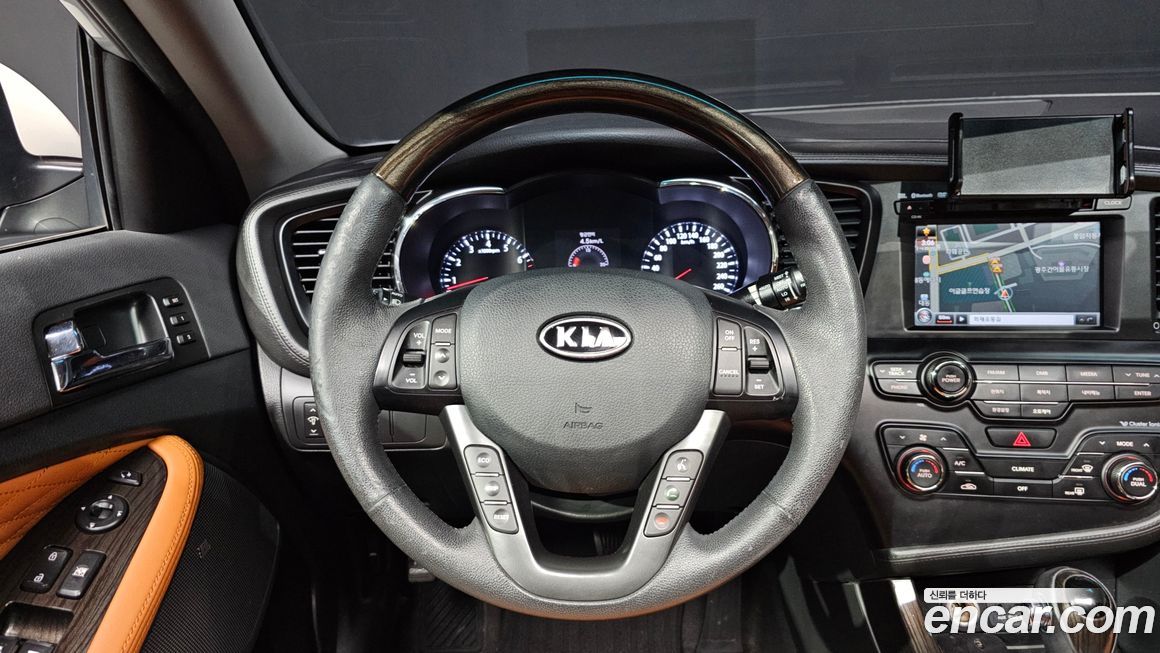 Kia K5 2011