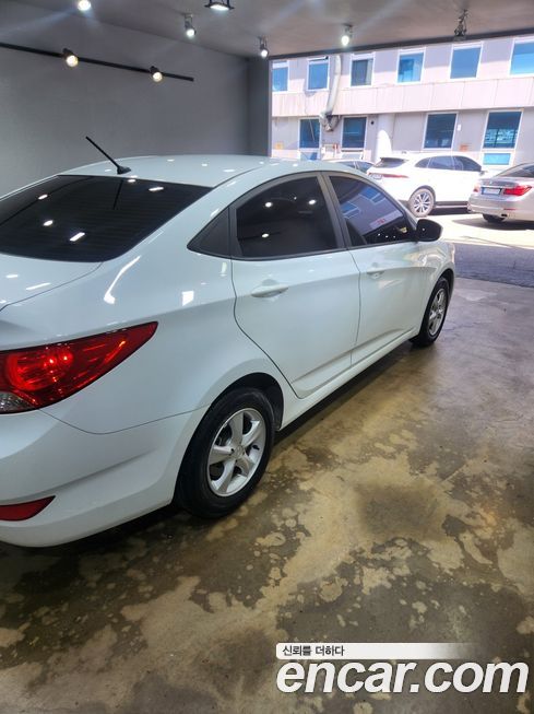 Hyundai Accent 2012
