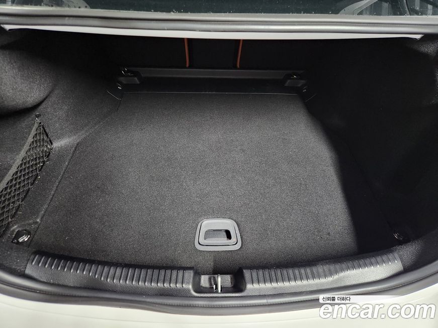 Mercedes-Benz C-Class 2025