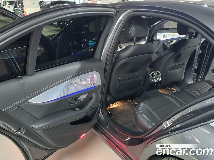 Mercedes-Benz E-Class 2021