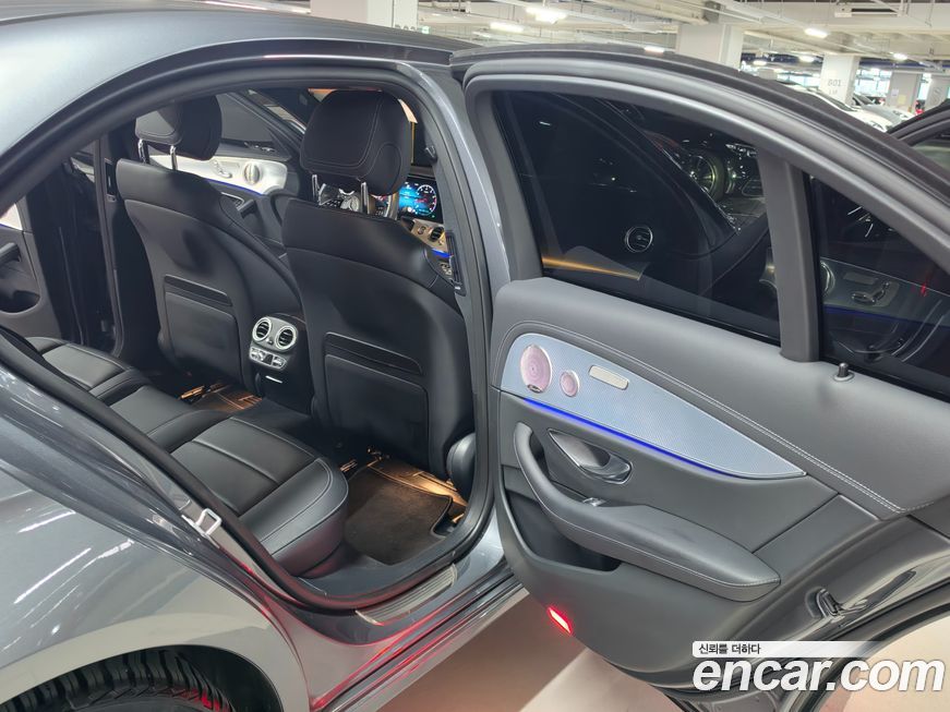 Mercedes-Benz E-Class 2021
