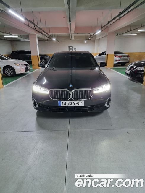 BMW 5-Series 2023