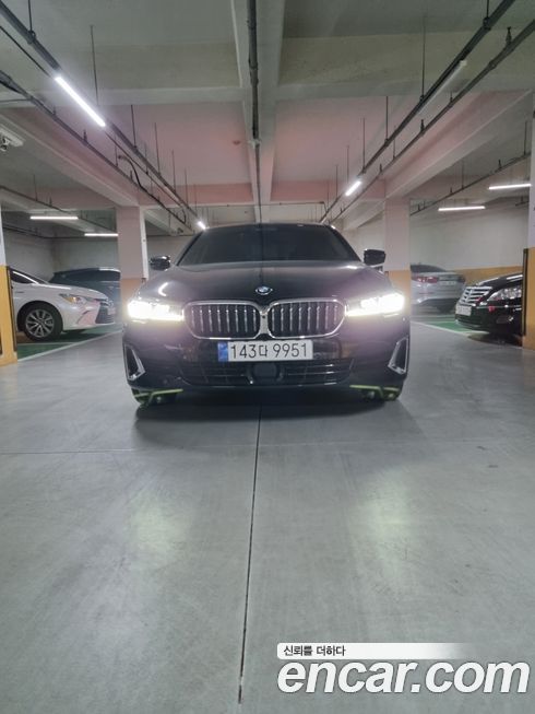 BMW 5-Series 2023