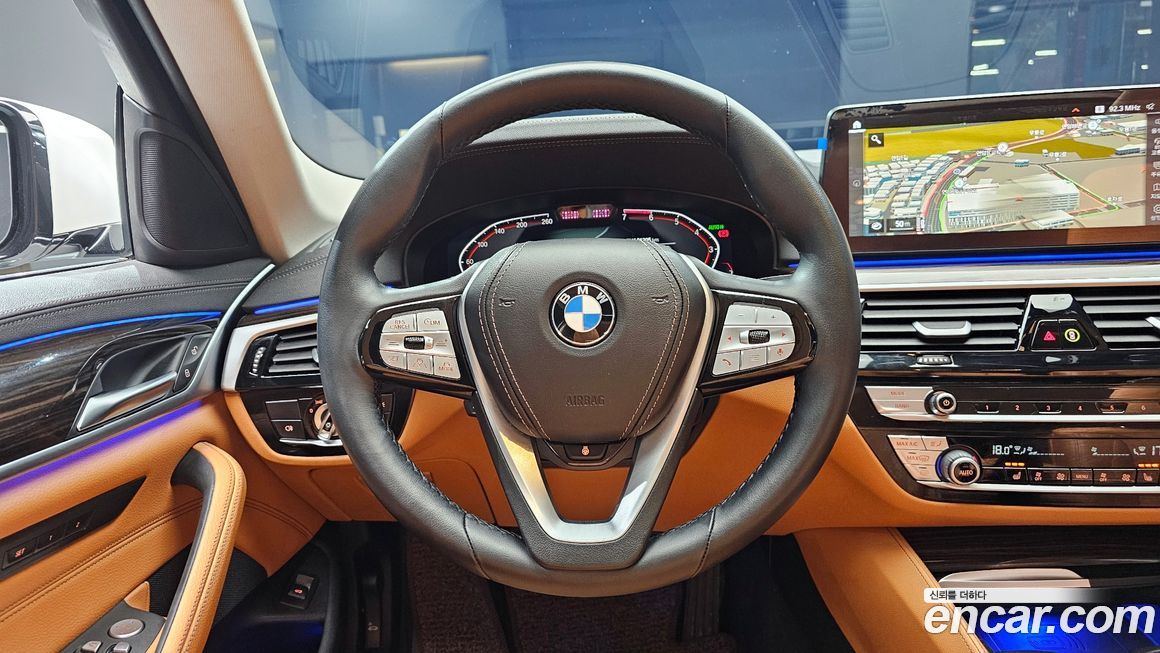 BMW 5-Series 2023