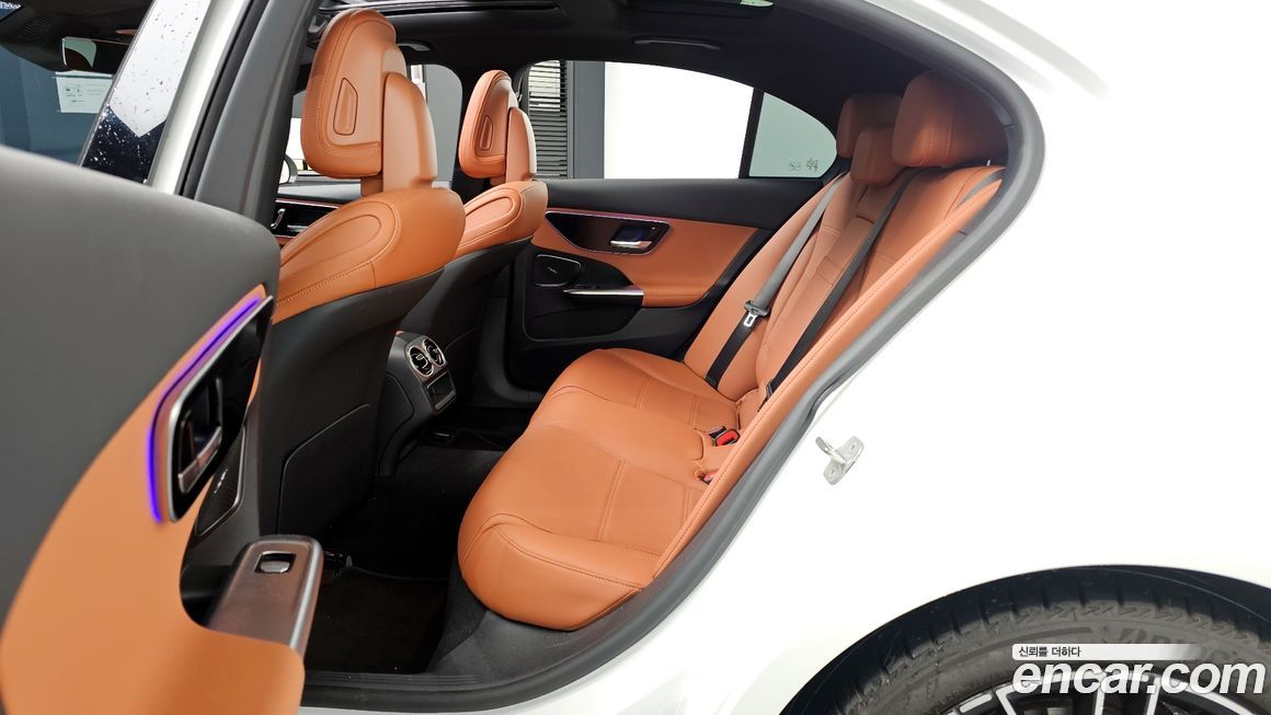 Mercedes-Benz C-Class 2024