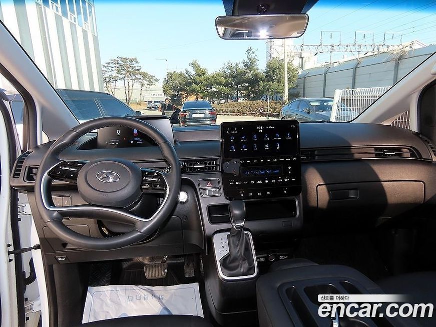 Hyundai Staria 2023
