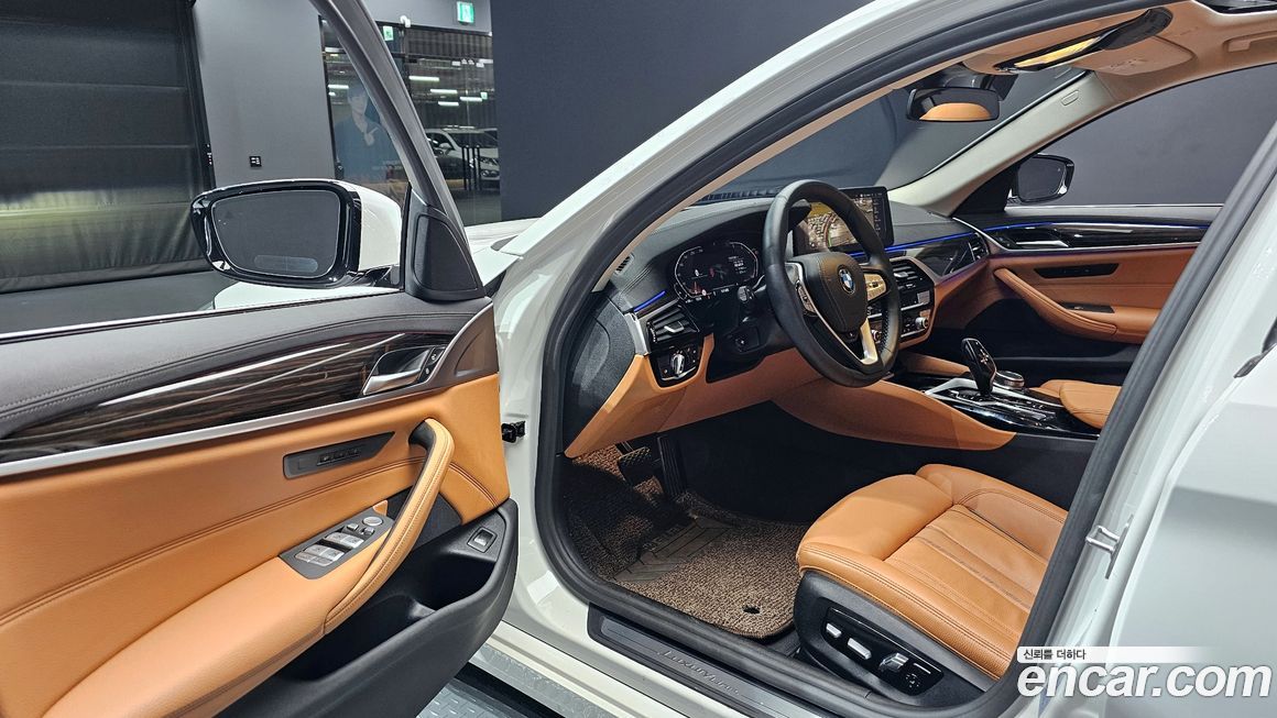 BMW 5-Series 2023