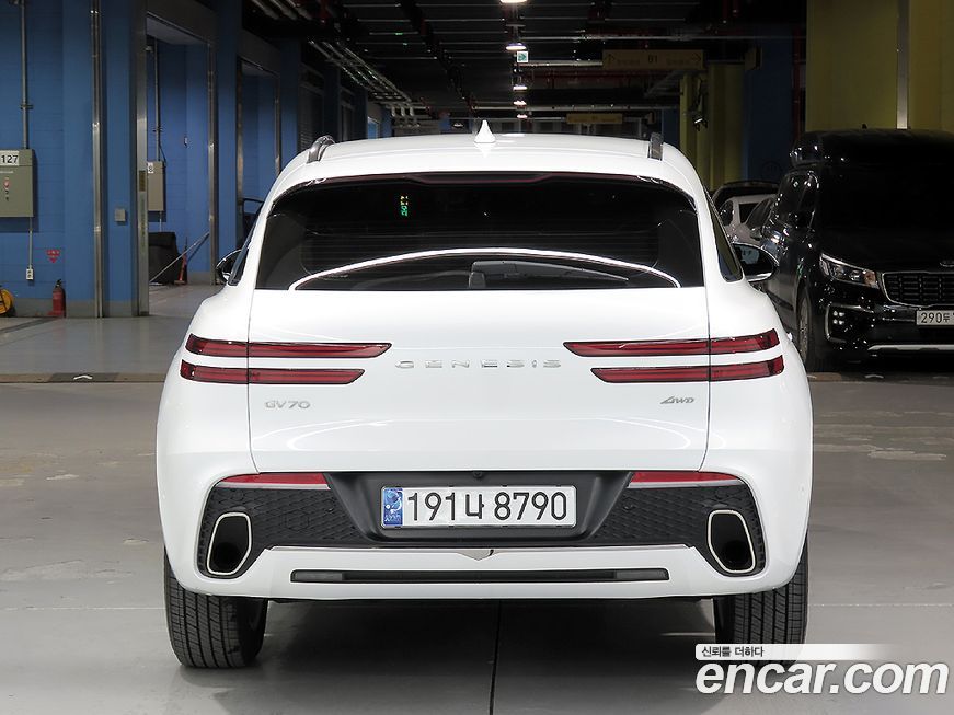Genesis GV70 2024