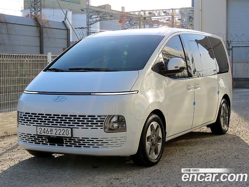 Hyundai Staria 2023