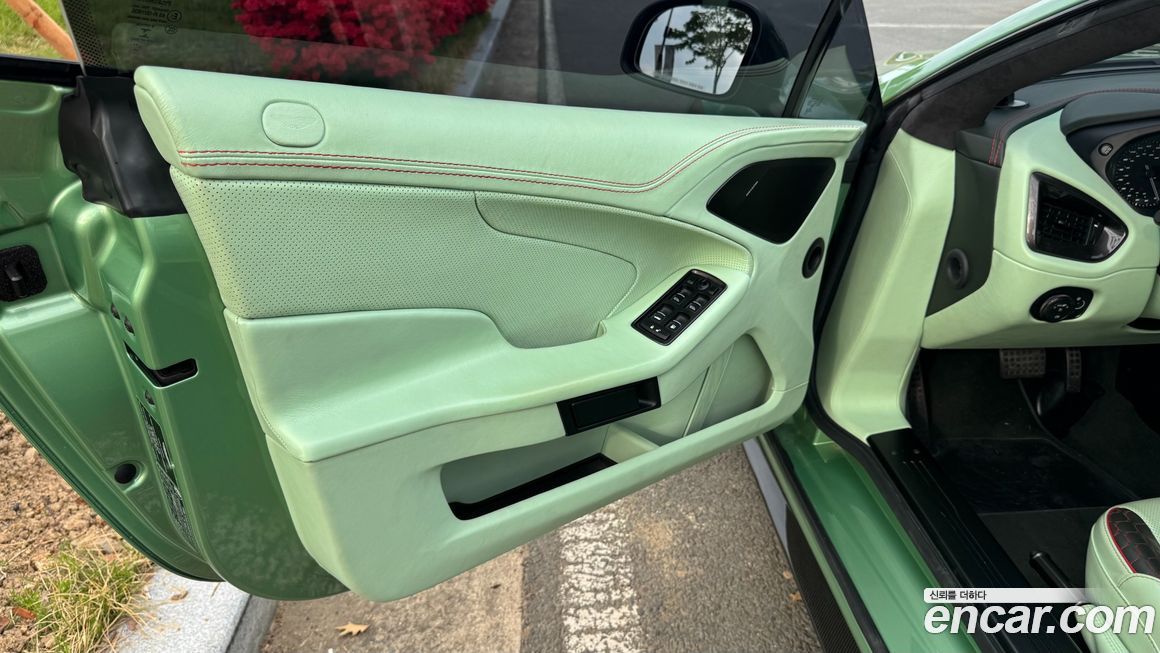 Astonmartin Vanquish 2016