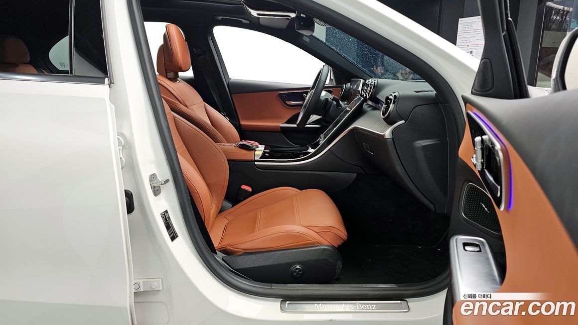 Mercedes-Benz C-Class 2024