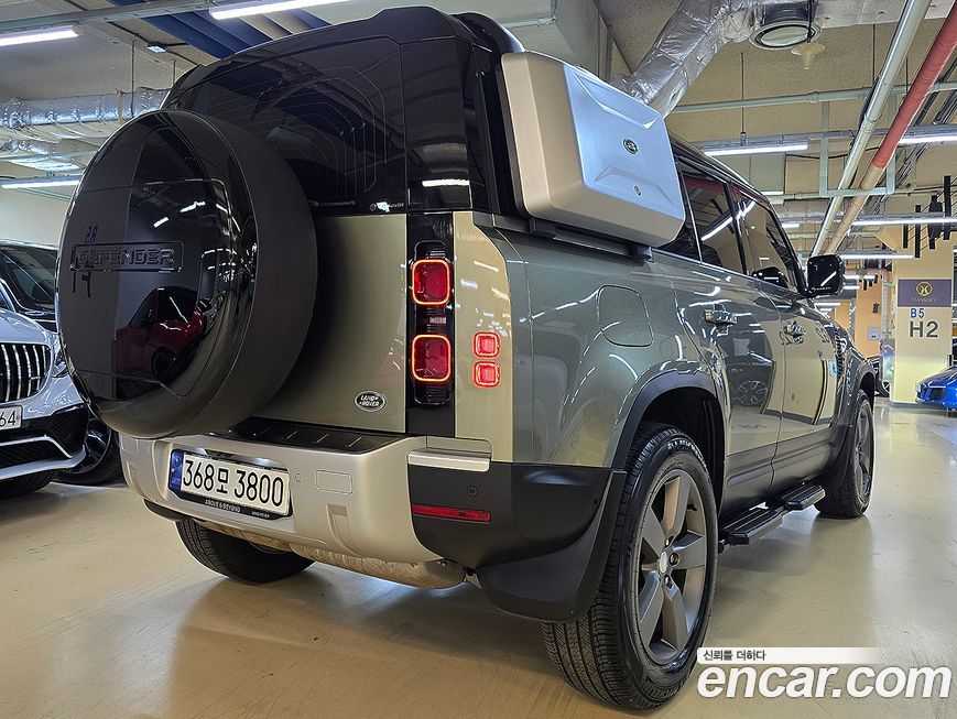 Land Rover Defender 2023