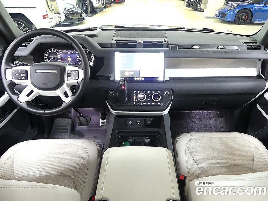 Land Rover Defender 2023