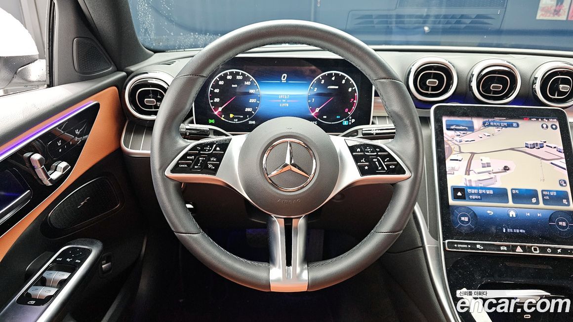 Mercedes-Benz C-Class 2024