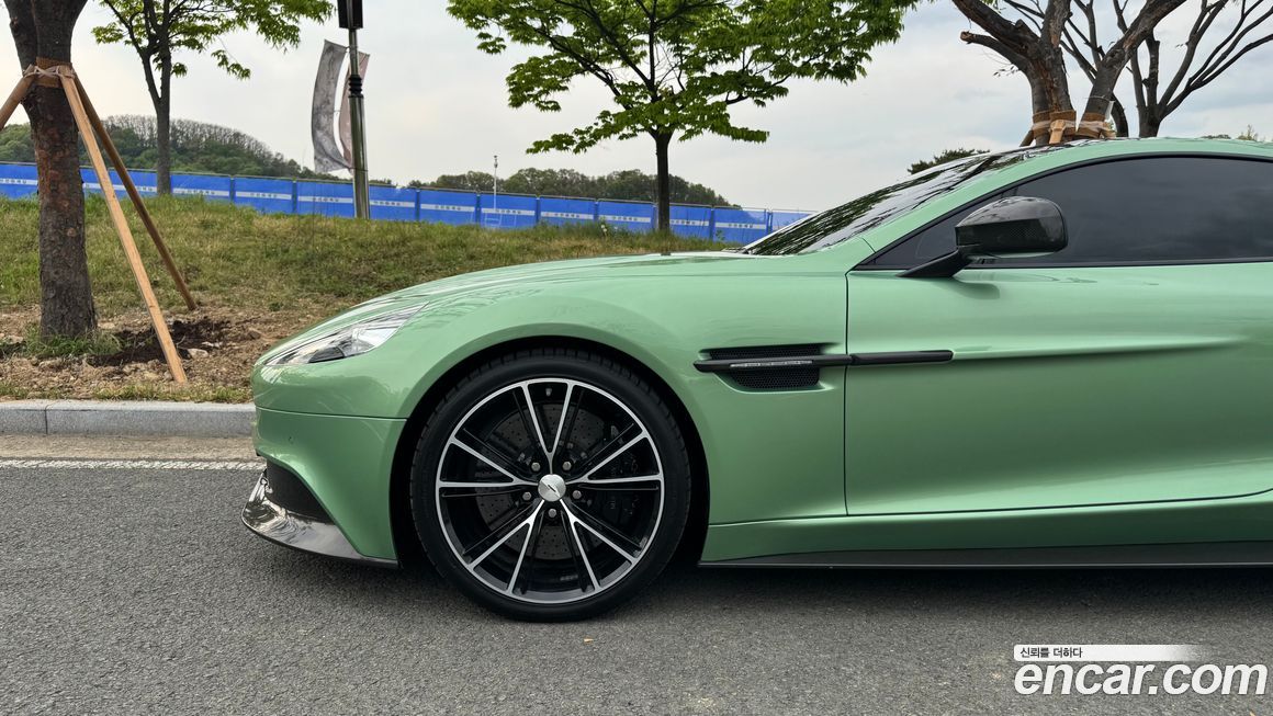 Astonmartin Vanquish 2016