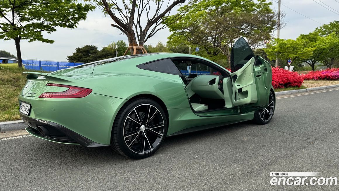 Astonmartin Vanquish 2016