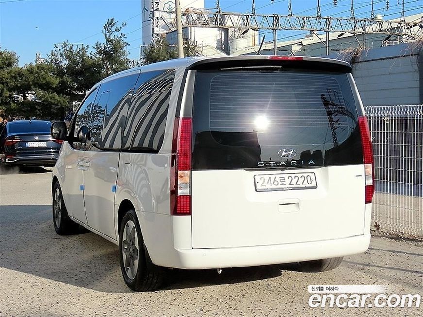 Hyundai Staria 2023