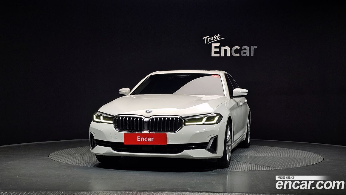 BMW 5-Series 2023